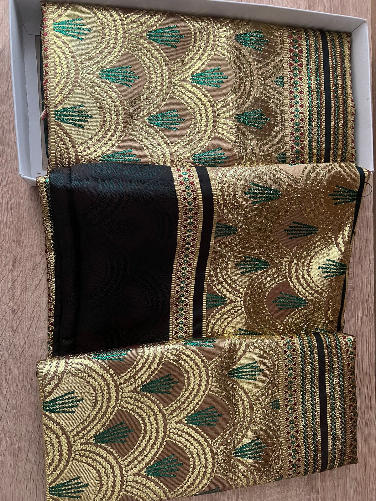 حولي قشرة حوتة بالغطاء